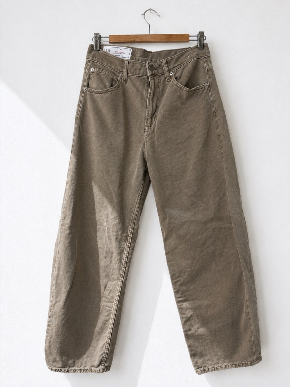 GAP Barrel Leg Jeans in Khaki size 29